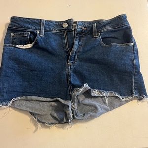 Guess Jean shorts size 29
